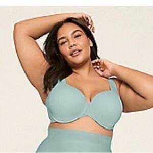 Totally smooth lightly lined balconette bra